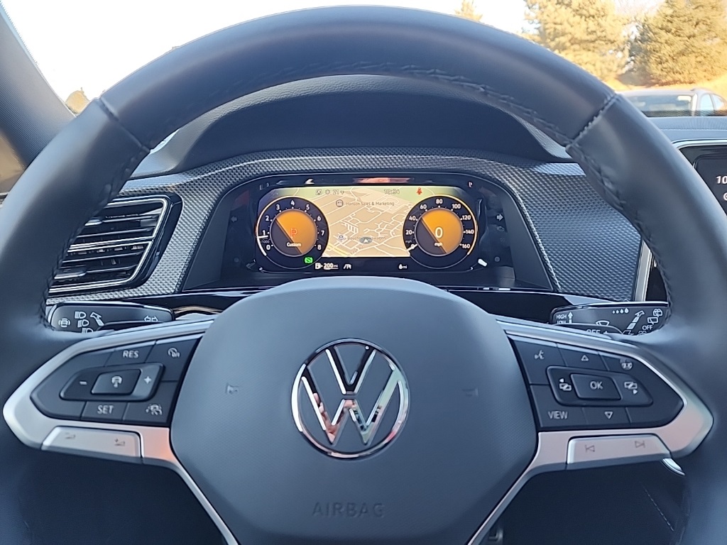 2025 Volkswagen Atlas Cross Sport SEL R-Line photo 20