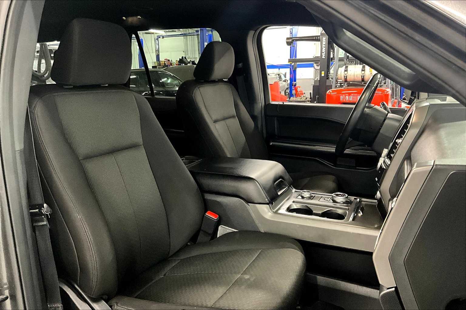 2021 Ford Expedition MAX XLT photo 8