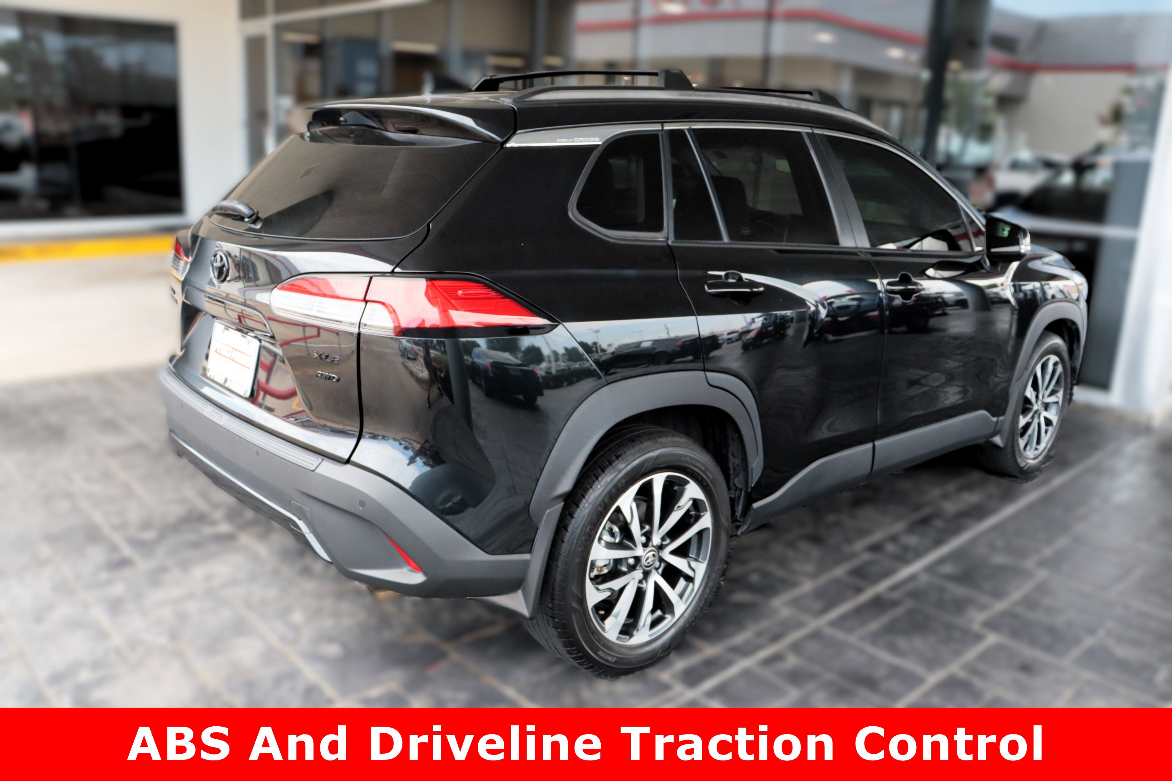2022 Toyota Corolla Cross XLE photo 7