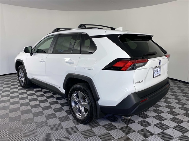 2024 Toyota RAV4 Hybrid XLE photo 4