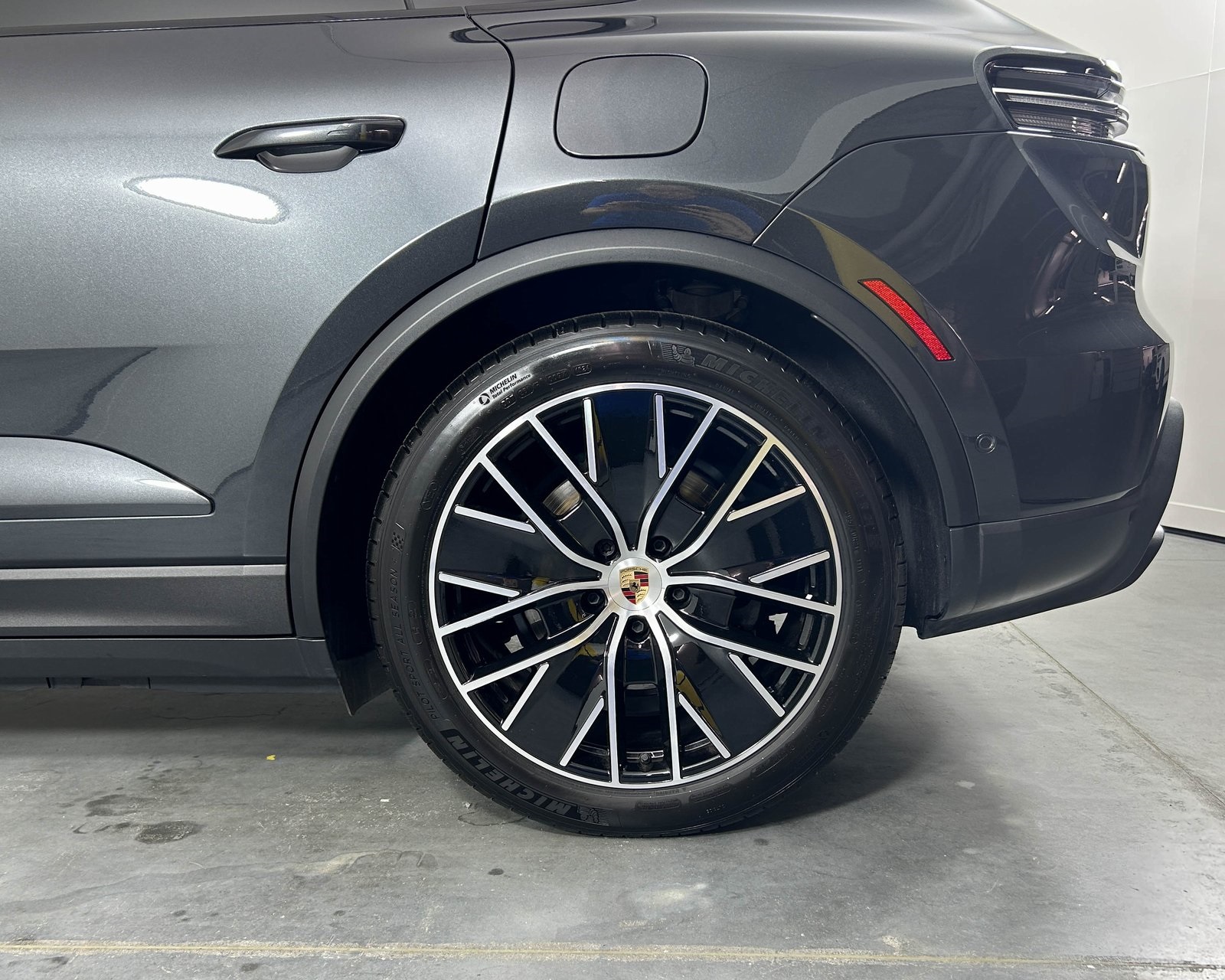 2024 Porsche Macan Electric 4 photo 11
