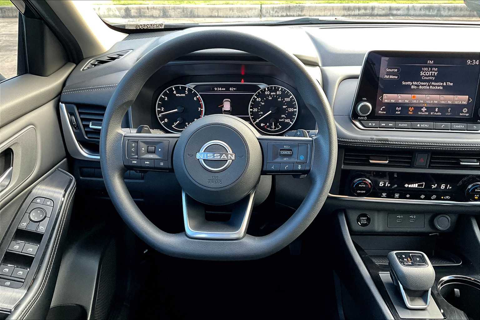 2024 Nissan Rogue SV photo 5
