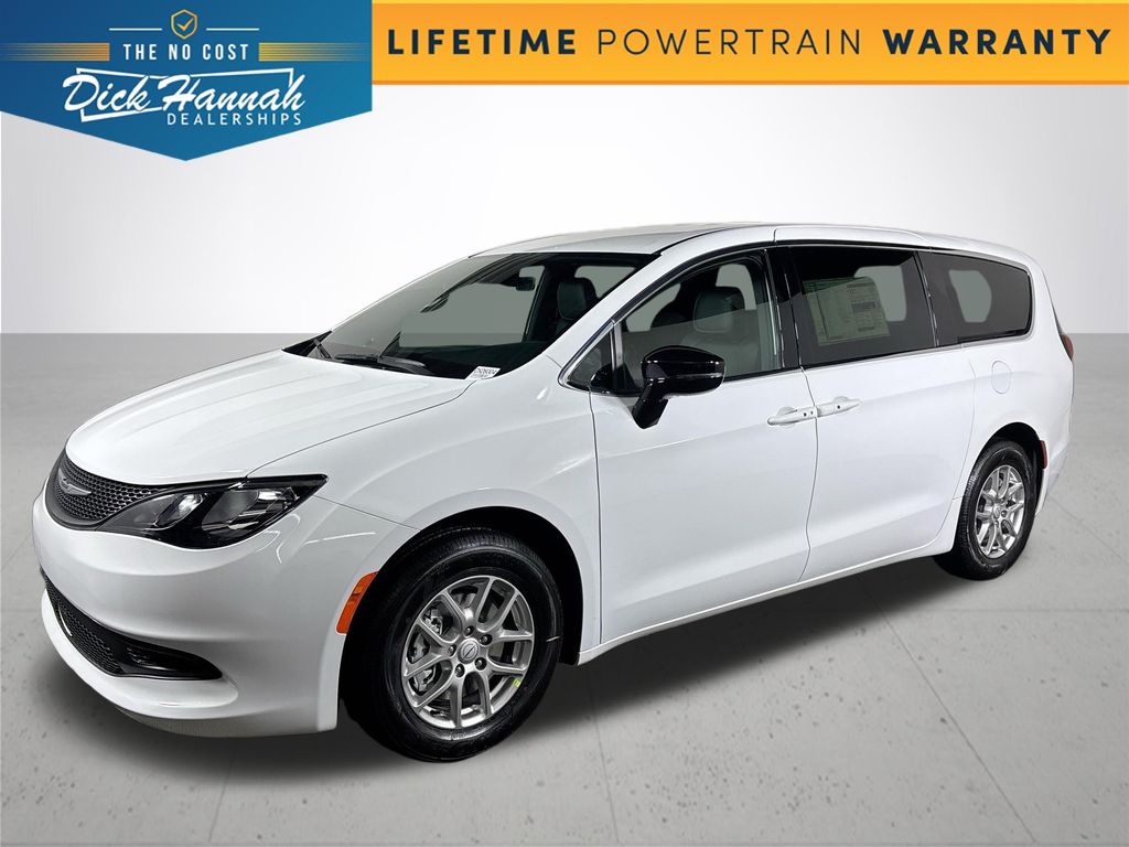 2026 Chrysler Voyager LX's photo