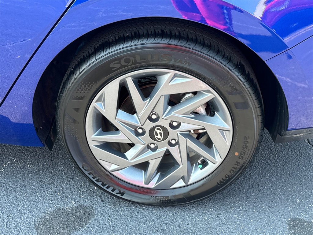2024 Hyundai Elantra SEL photo 18