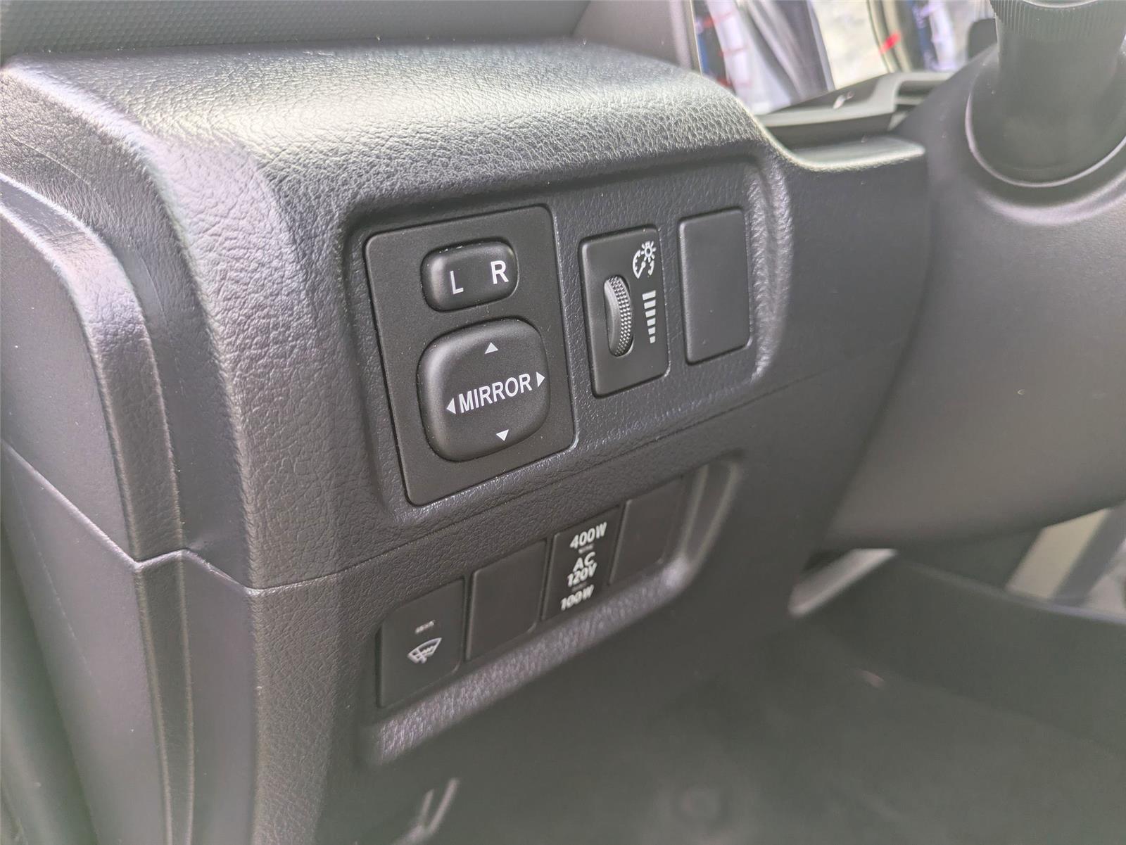 2018 Toyota 4Runner Limited SR5 Premium photo 13