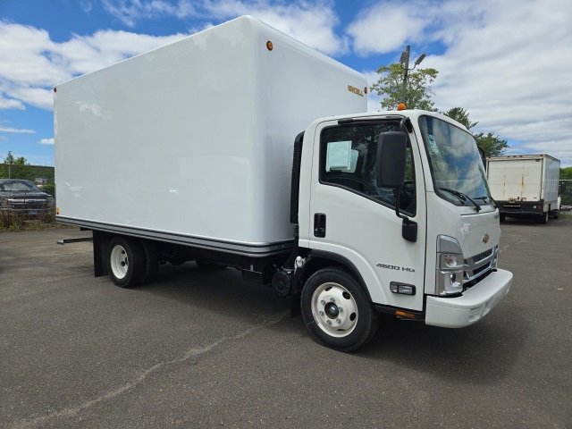New 2024 Arc White Chevrolet NA image 1