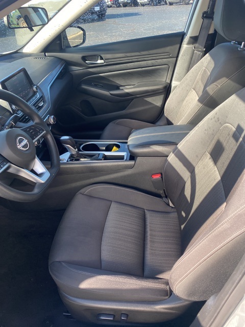 2024 Nissan Altima 2.5 SV photo 9