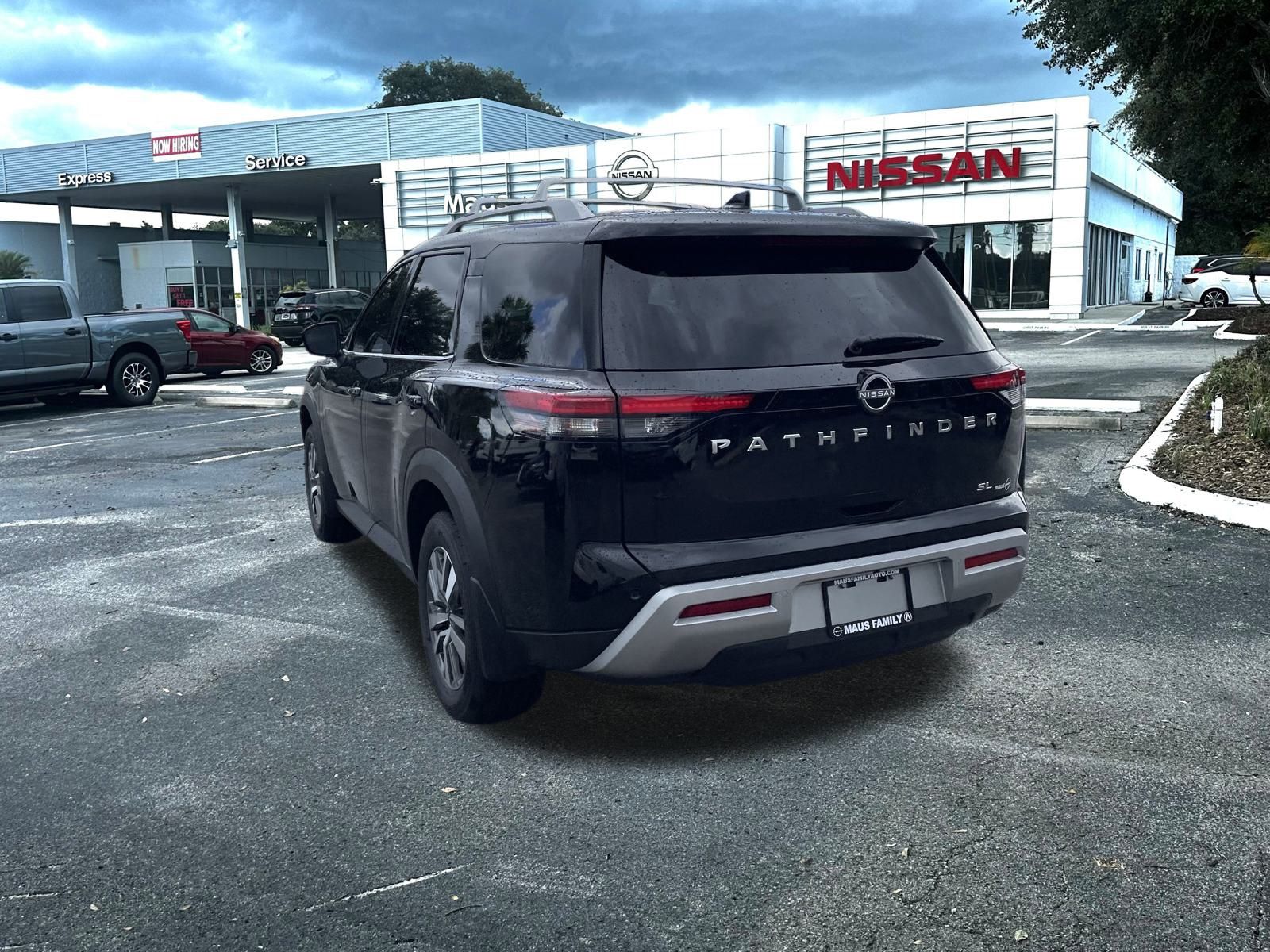 2025 Nissan Pathfinder SL photo 4