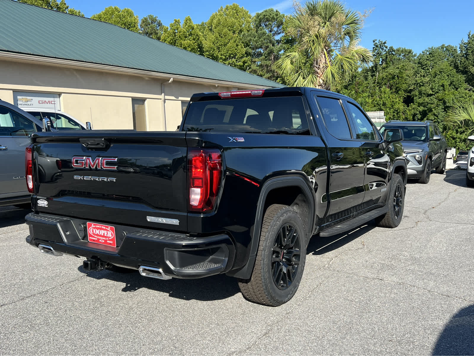 2024 Gmc Sierra 1500 Elevation photo 3
