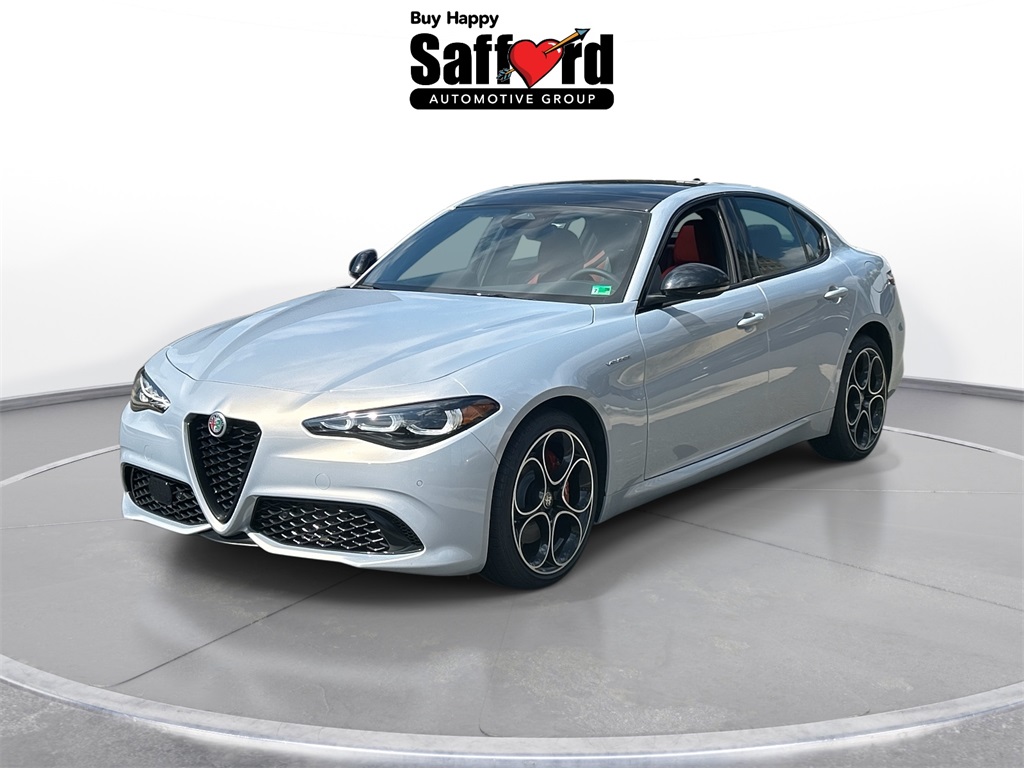 2025 Alfa Romeo Giulia Base's photo
