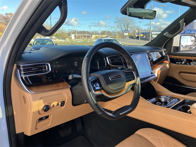 2022 Jeep Grand Wagoneer III photo 2