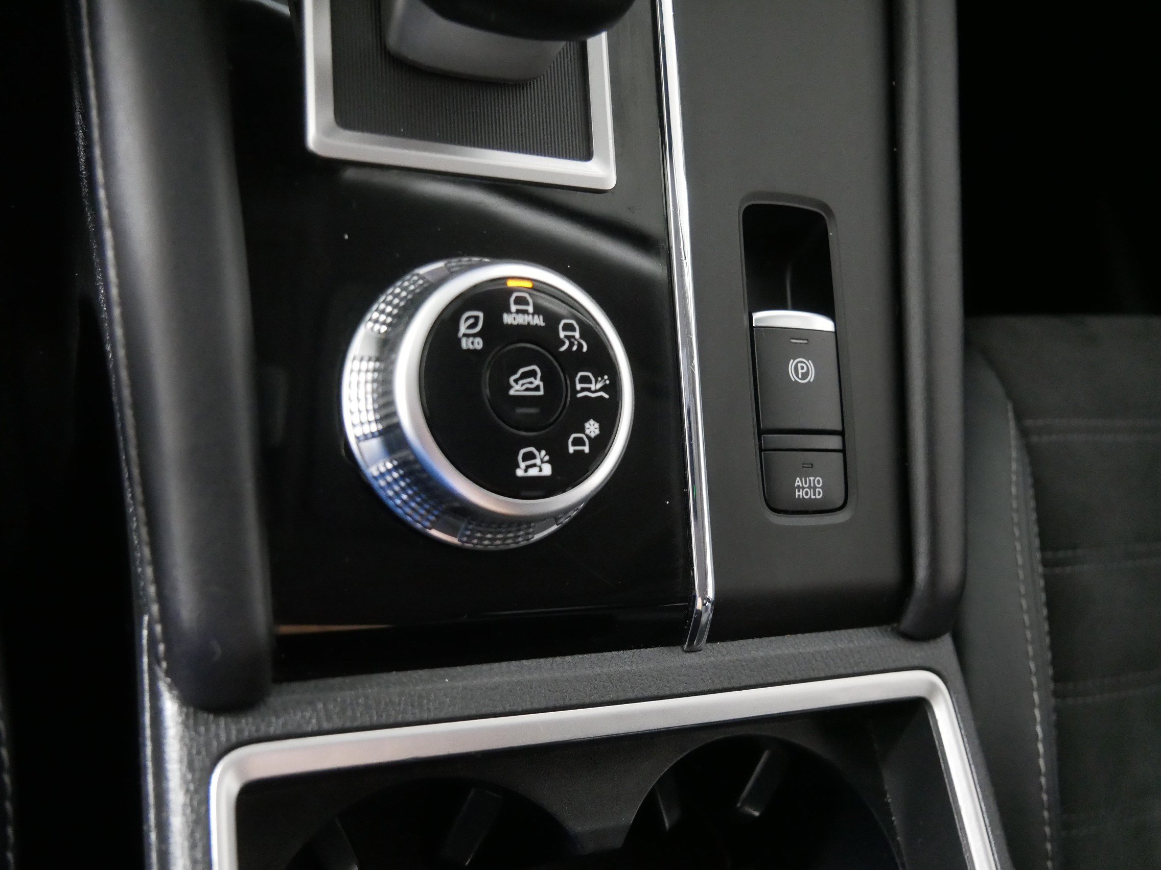 2024 Mitsubishi Outlander SE photo 29