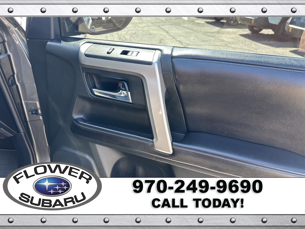 2016 Toyota 4Runner SR5 Premium photo 11