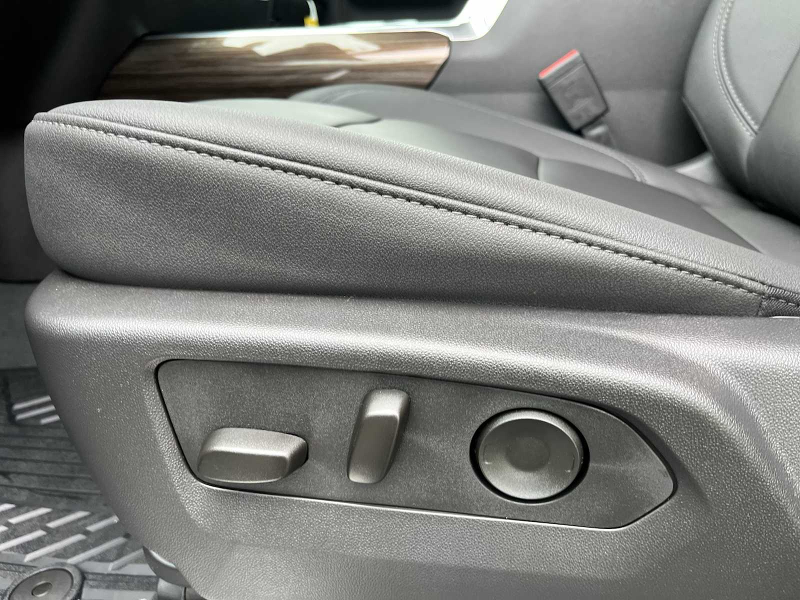 2025 Chevrolet Silverado 2500HD LT photo 12