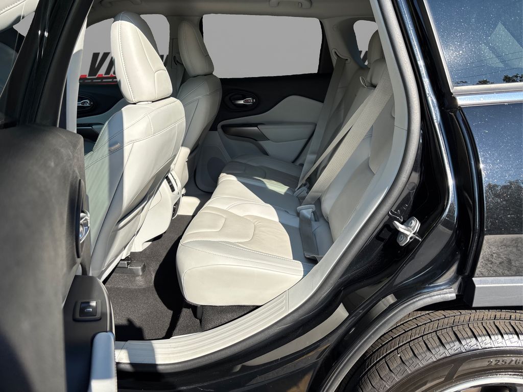 2019 Jeep Cherokee Limited photo 7