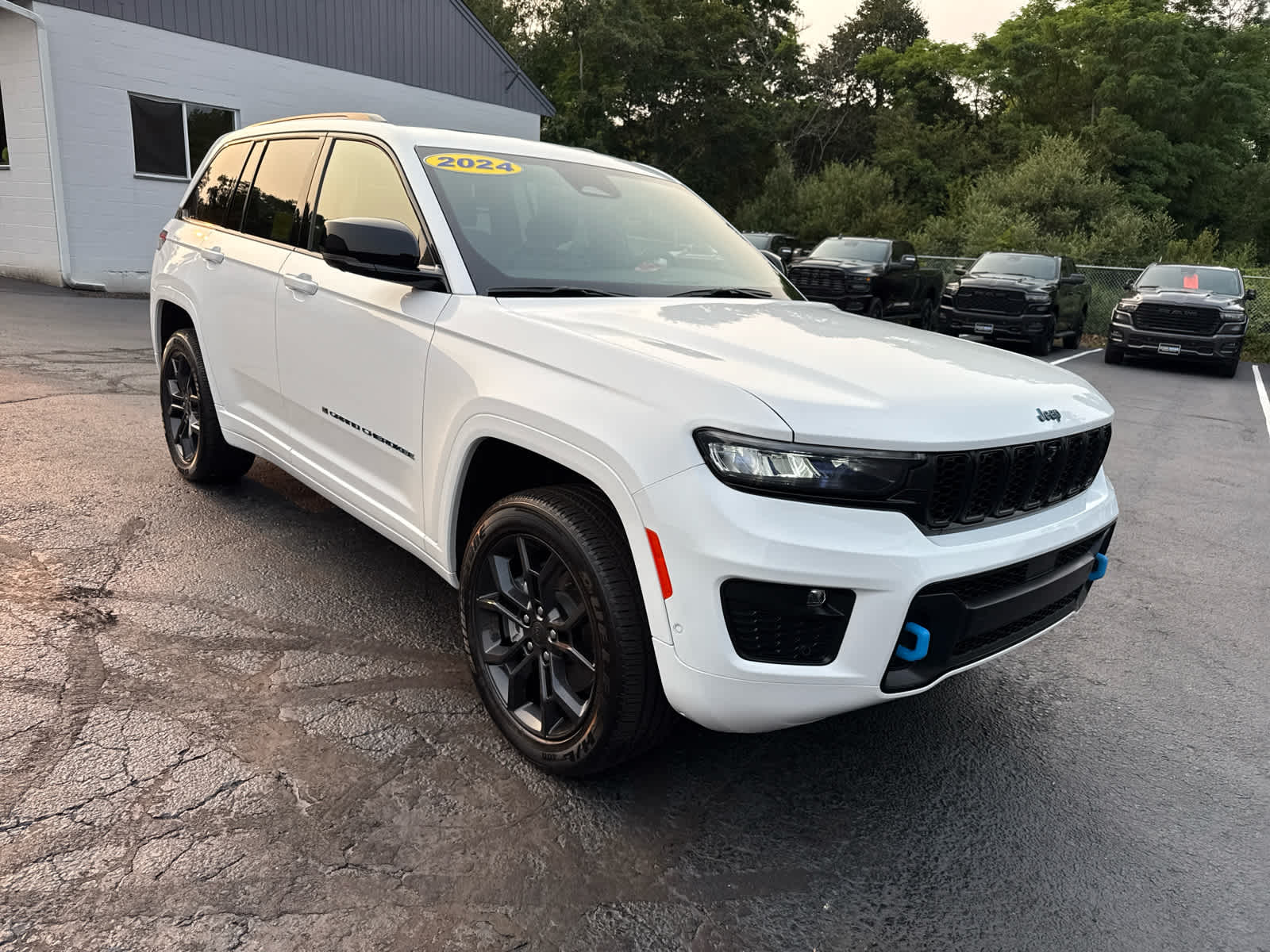 2024 Jeep Grand Cherokee Anniversary Edition 4xe's photo