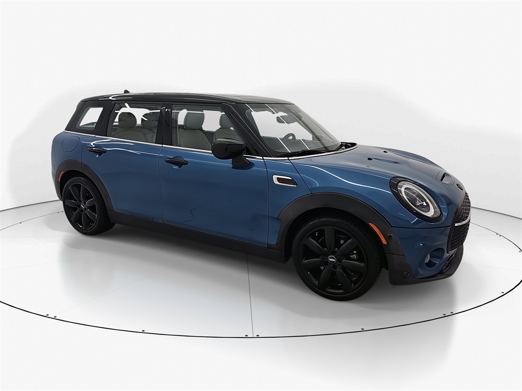 2022 Mini Cooper S Iconic photo 3