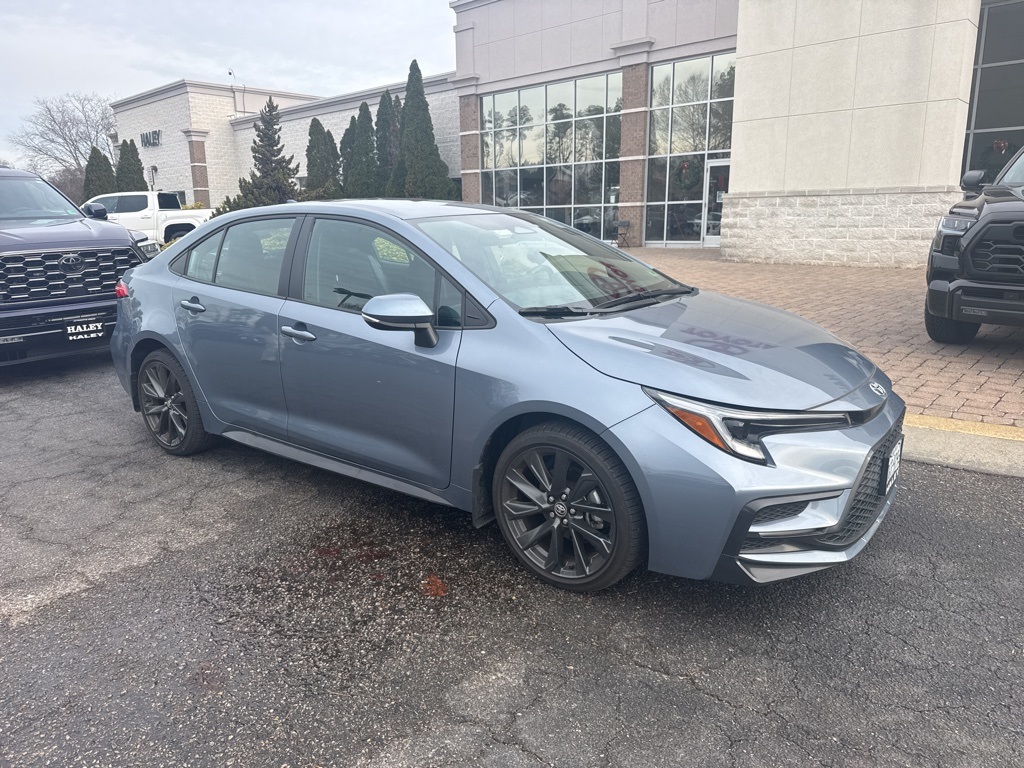 2024 Toyota Corolla SE's photo