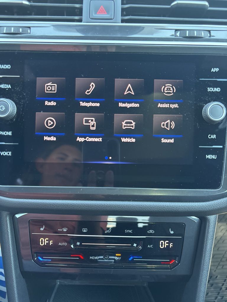 2024 Volkswagen Tiguan SE R-Line Black photo 37
