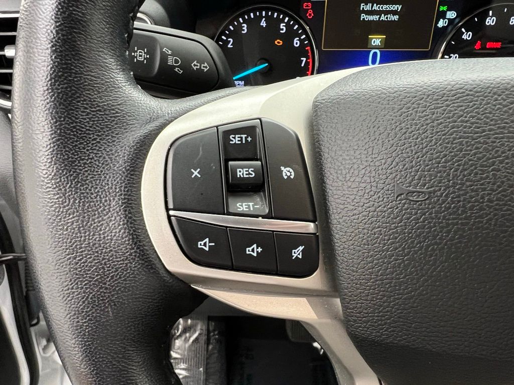 2023 Ford Explorer XLT photo 17