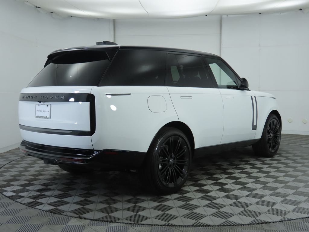 2025 Land Rover Range Rover SE photo 4