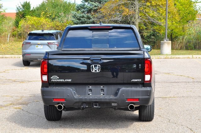 2022 Honda Ridgeline Black Edition photo 4