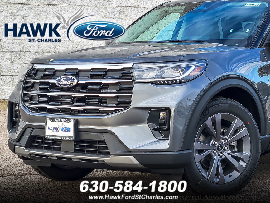 2026 Ford Explorer photo 2