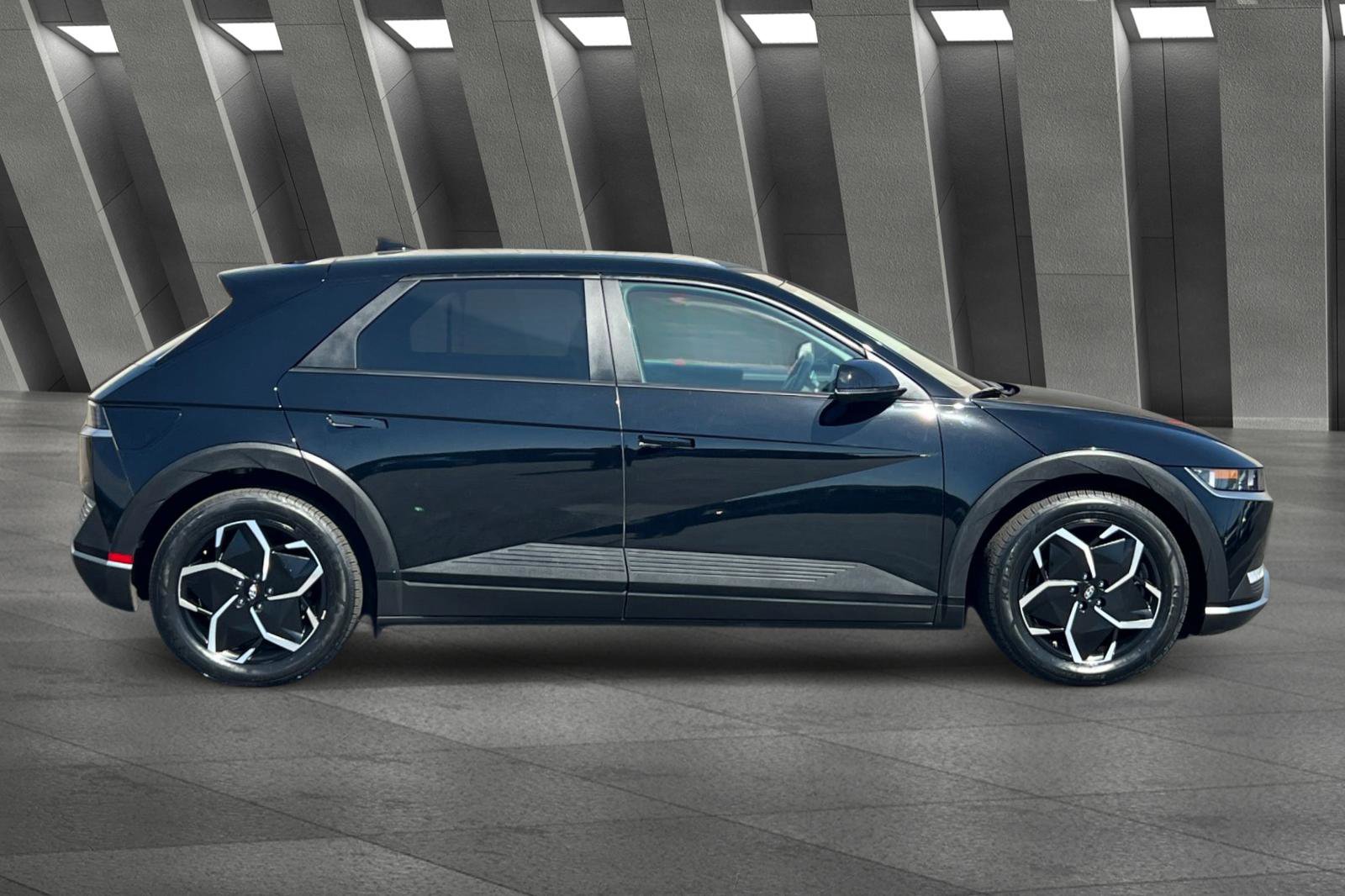 2023 Hyundai Ioniq 5 SEL photo 2