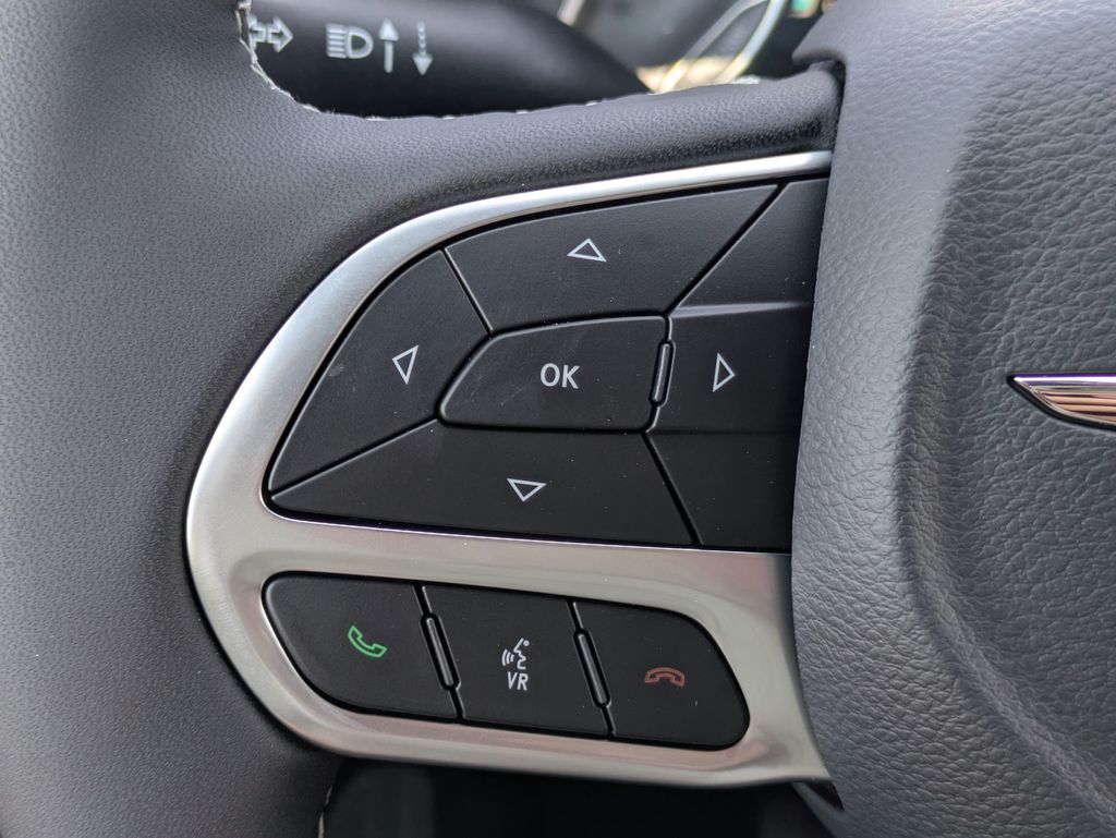 2026 Chrysler Pacifica photo 15