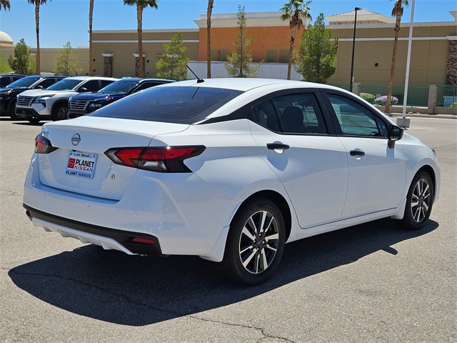 2025 Nissan Versa 1.6 S photo 3