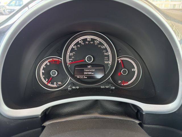 2017 Volkswagen Beetle 1.8T SE photo 9