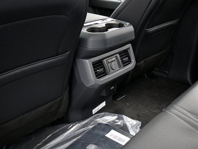 2026 Ford F-250 Lariat photo 13