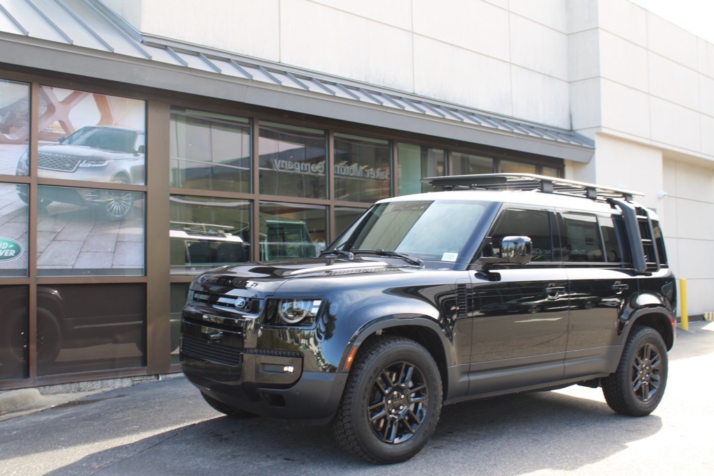 2026 Land Rover Defender S's photo