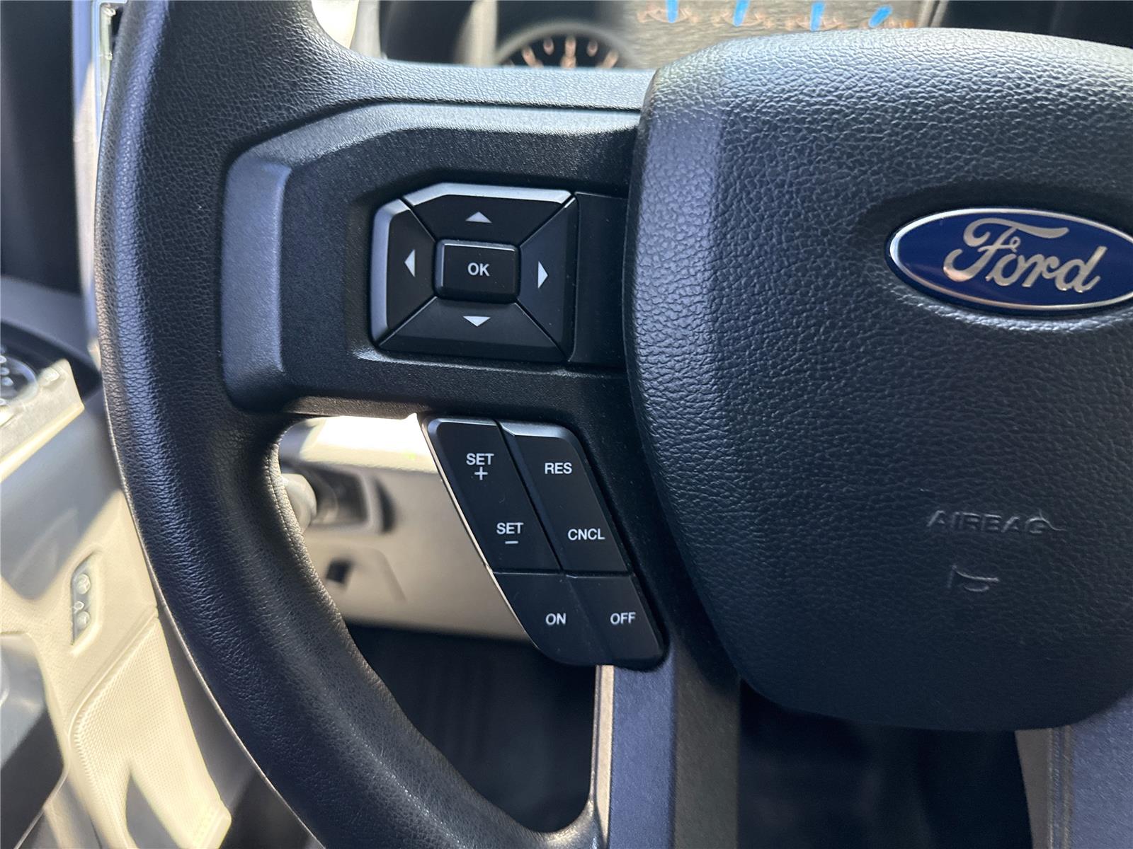 2016 Ford F-150 XLT photo 12