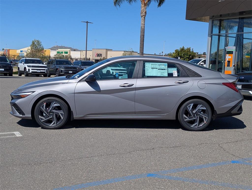 2025 Hyundai Elantra Hybrid SEL Sport photo 3