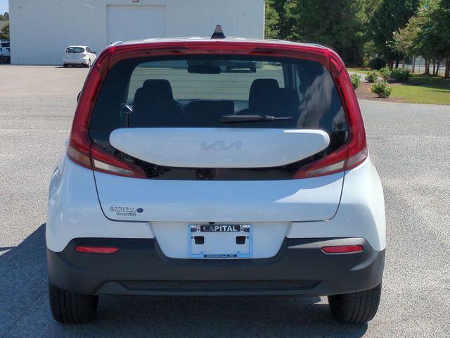 2022 Kia Soul LX photo 3