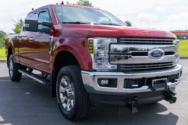 2019 Ford F-350 Lariat photo 4