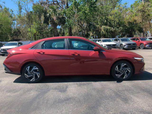 2025 Hyundai Elantra Limited photo 3