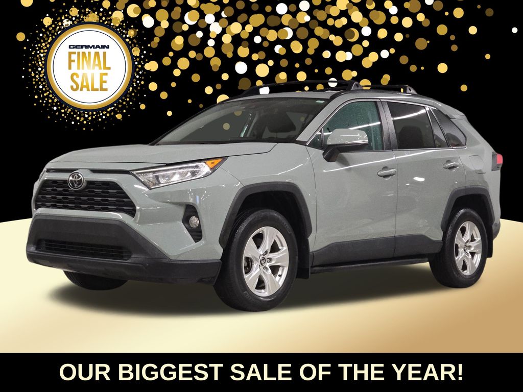 2021 Toyota RAV4 XLE's photo