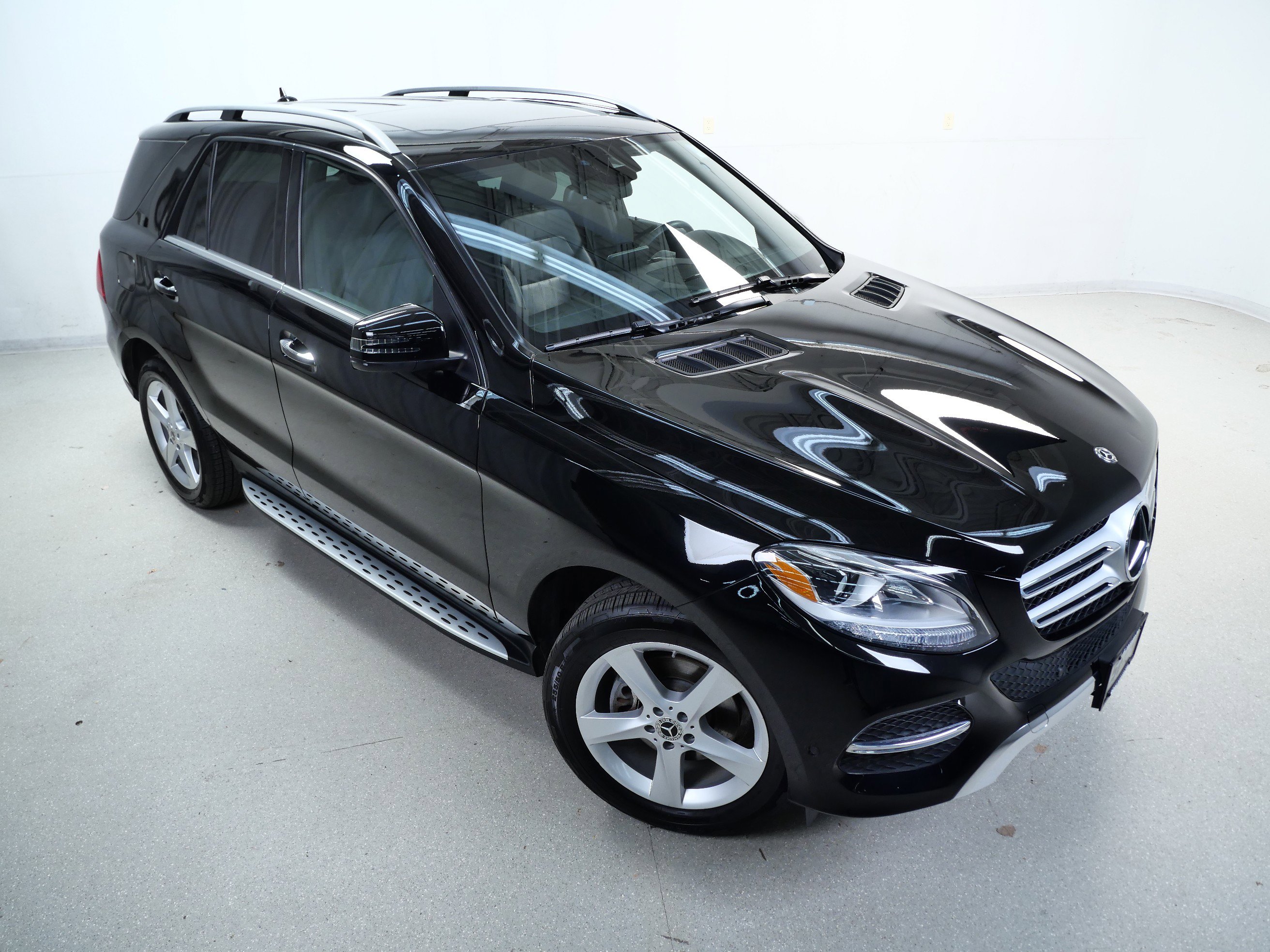 2018 Mercedes Benz GLE 350 4MATIC photo 3