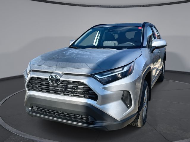 2025 Toyota RAV4 XLE's photo