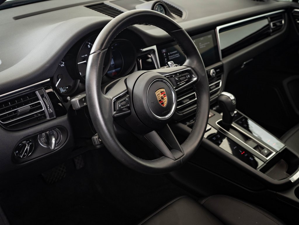 2024 Porsche Macan T photo 4