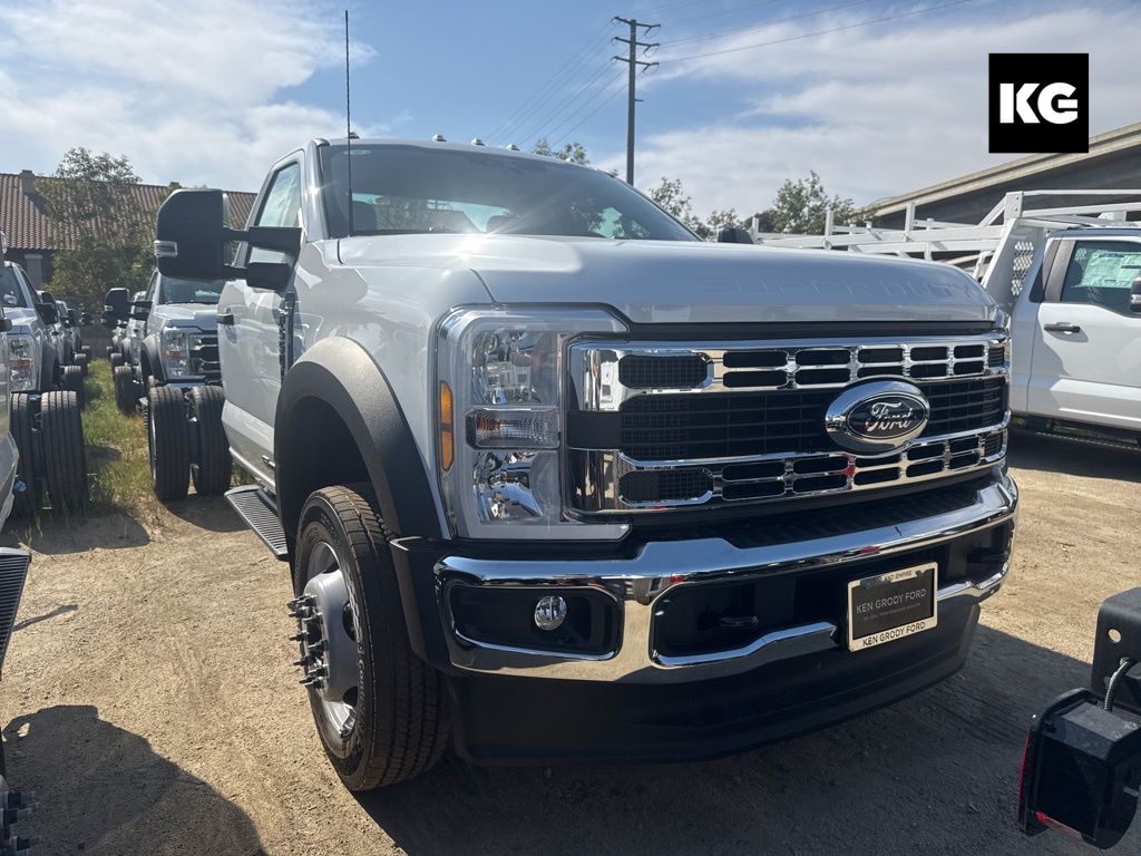 2025 Ford F-550 Super Duty Chassis Cab XL's photo