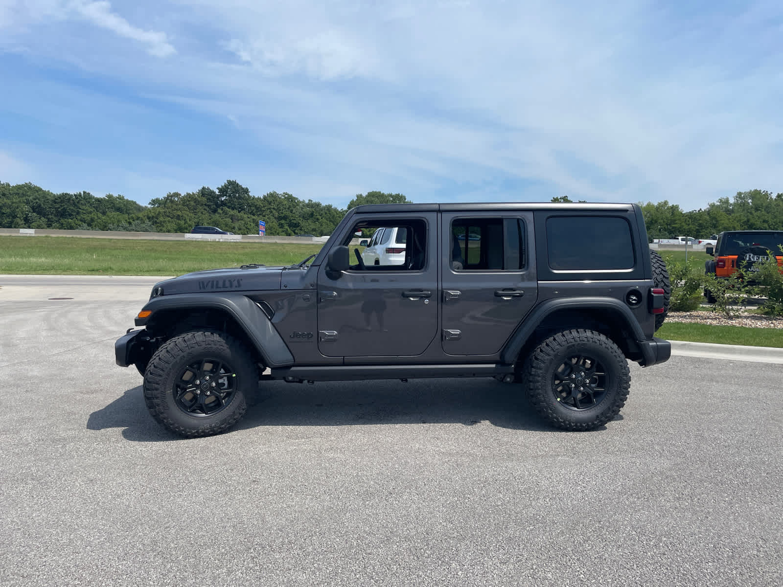 2025 Jeep Wrangler Willys photo 4