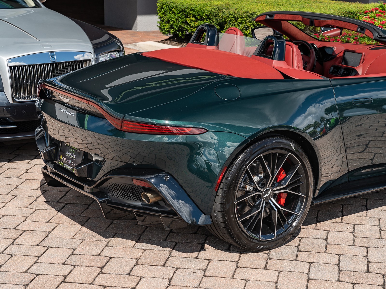 2021 Aston Martin Vantage photo 3