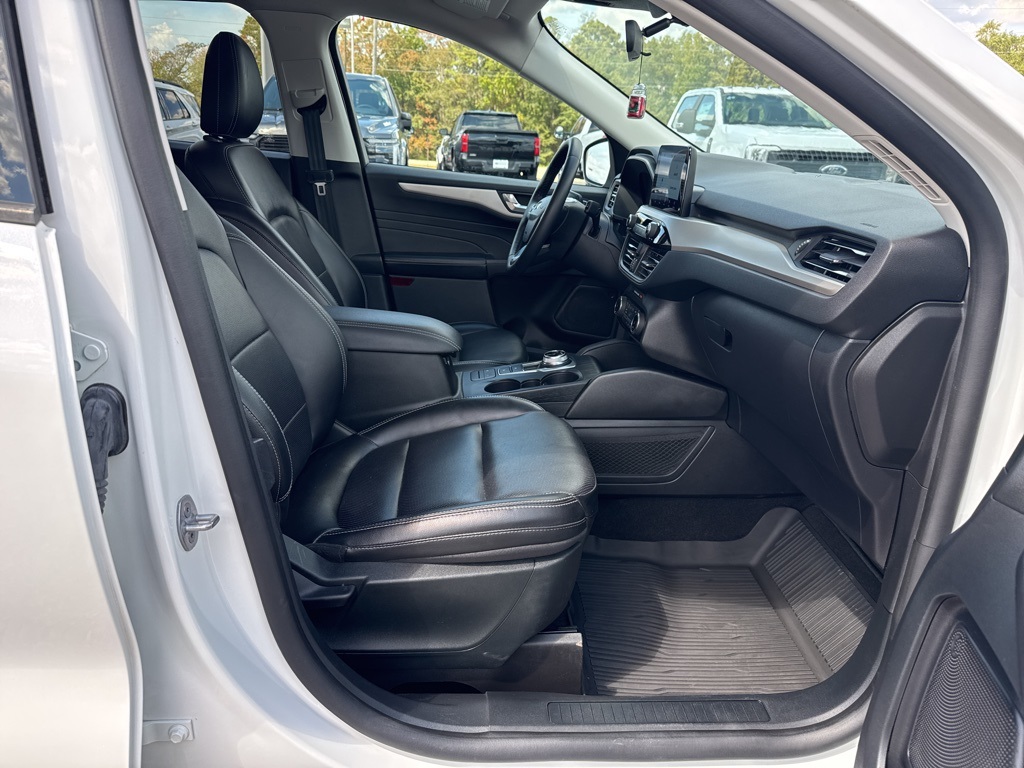 2022 Ford Escape SEL photo 8