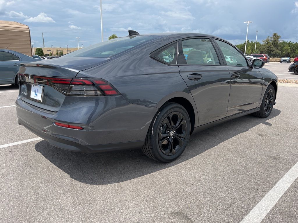 2025 Honda Accord SE photo 3