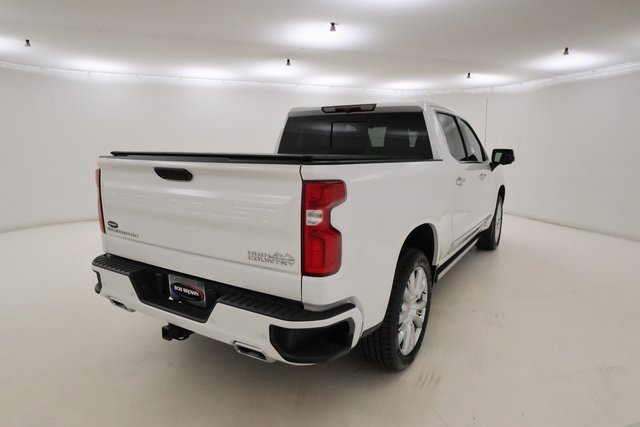 2022 Chevrolet Silverado 1500 High Country photo 3