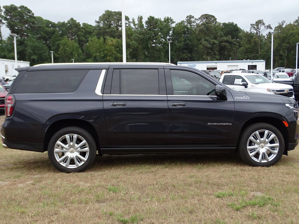 2022 Chevrolet Suburban High Country photo 6