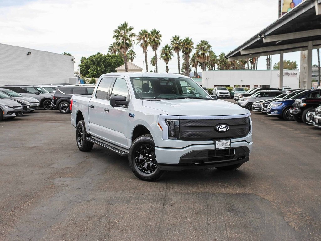 2025 Ford F-150 Lightning XLT's photo